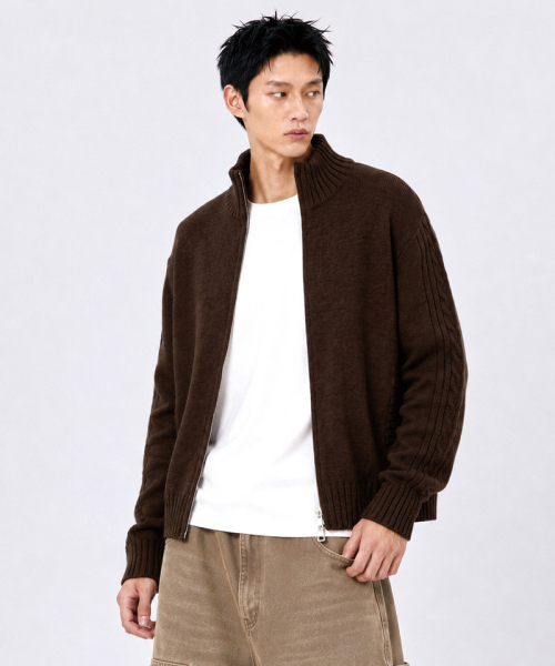 UNDEROFF(アンダーオフ)の「2WAY クロップド FISHERMAN ジップアップニット ブラウン(カーディガン/ボレロ・レディース・ブラウン・MEDIUM/LARGE/X-LARGE)」の2枚目の写真