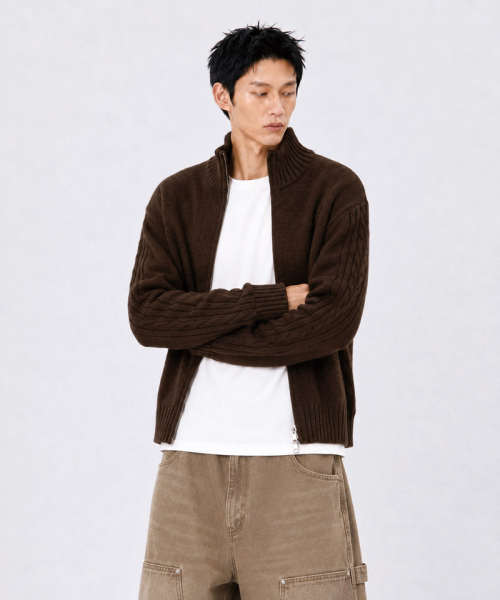 UNDEROFF(アンダーオフ)の「2WAY クロップド FISHERMAN ジップアップニット ブラウン(カーディガン/ボレロ・レディース・ブラウン・MEDIUM/LARGE/X-LARGE)」の3枚目の写真