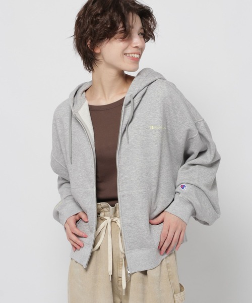 Champion(チャンピオン)の「【Champion(チャンピオン)】別注ショート袖ボリュームパーカー(パーカー・レディース・ネイビー/グレー・LARGE/MEDIUM)」の2枚目の写真