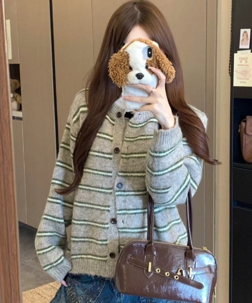 Ritzy（リッツィー）の「ふわもこストライプニットカーディガン（カーディガン/ボレロ・レディース・チャコールグレー/レッド/グレー/モカ・FREE）」の2枚目の写真