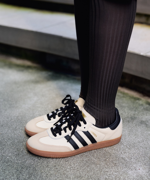 adidas(アディダス)の「adidas/アディダス SAMBA OG(スニーカー・レディース・アイボリー/ブラウン・24.5cm/24cm/23.5cm/25cm/23cm)」の5枚目の写真