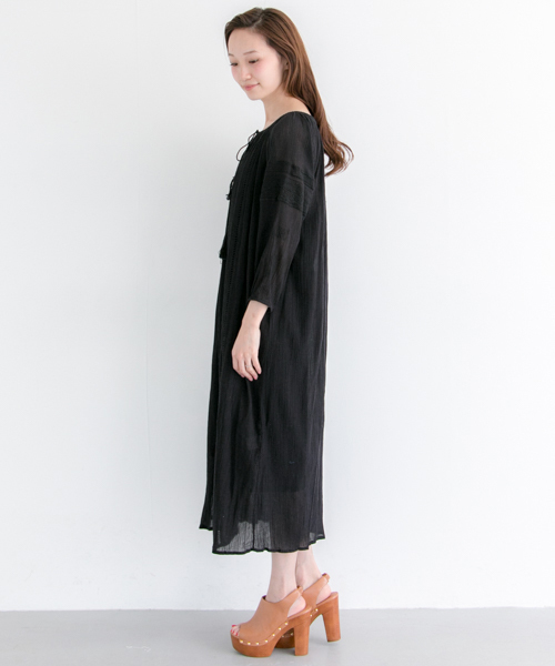 URBAN RESEARCH（アーバンリサーチ）の「UR 刺繍マキシワンピース（ワンピース・レディース・オフホワイト/ブラック・FREE）」の6枚目の写真