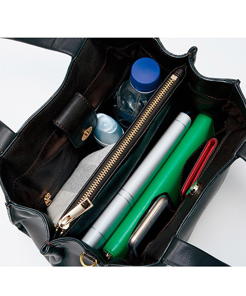 IEDIT（イディット）の「仕切りポケットが嬉しい　ショルダー付き本革スクエアトートバッグ〈ダークブラウン〉（トートバッグ・レディース・ダークブラウン・ONE SIZE）」の2枚目の写真