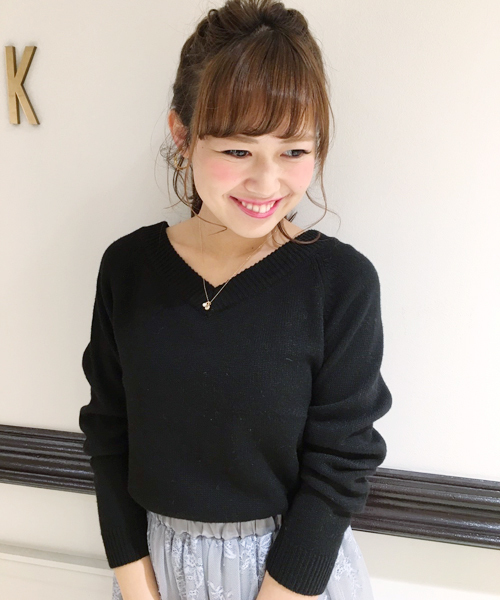 laboratory work（ラボラトリーワーク）の「カシミア混2way　Ｖネックニットプルオーバー（ニット/セーター・レディース・杢グレー/ブラック/モカ/グリーン/レッド・MEDIUM）」の2枚目の写真