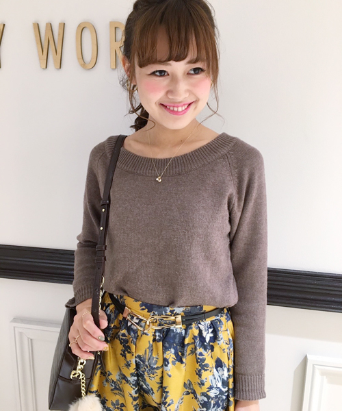 laboratory work（ラボラトリーワーク）の「カシミア混2way　Ｖネックニットプルオーバー（ニット/セーター・レディース・杢グレー/ブラック/モカ/グリーン/レッド・MEDIUM）」の4枚目の写真