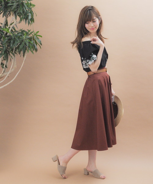 natural couture（ナチュラルクチュール）の「袖口お花刺繍ブラウス（シャツ/ブラウス・レディース・ブラック/オフホワイト/ブルー/イエロー/ピンク・FREE）」の10枚目の写真