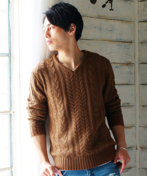 THE CASUAL（カジュアル）の「セミワイドシルエットケーブル編みVネックニット（ニット/セーター・メンズ・ネイビー/チャコール/ブルー系その他/ワイン/キャメル/ブラック/ホワイト系その他/ブラック系その他/オフホワイト/杢グレー/グレー系その他/ベージュ/カーキ/ブルー/ブルー系その他2/レッド系その他/モカ/グレー系その他2/グリーン/ホワイト/インディゴブルー/ブルーグレー/ベージュ系・S/M/L/XL）」の21枚目の写真