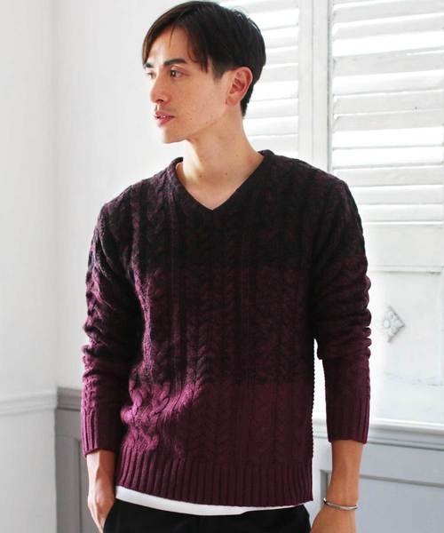 THE CASUAL（カジュアル）の「セミワイドシルエットケーブル編みVネックニット（ニット/セーター・メンズ・ネイビー/チャコール/ブルー系その他/ワイン/キャメル/ブラック/ホワイト系その他/ブラック系その他/オフホワイト/杢グレー/グレー系その他/ベージュ/カーキ/ブルー/ブルー系その他2/レッド系その他/モカ/グレー系その他2/グリーン/ホワイト/インディゴブルー/ブルーグレー/ベージュ系・S/M/L/XL）」の22枚目の写真