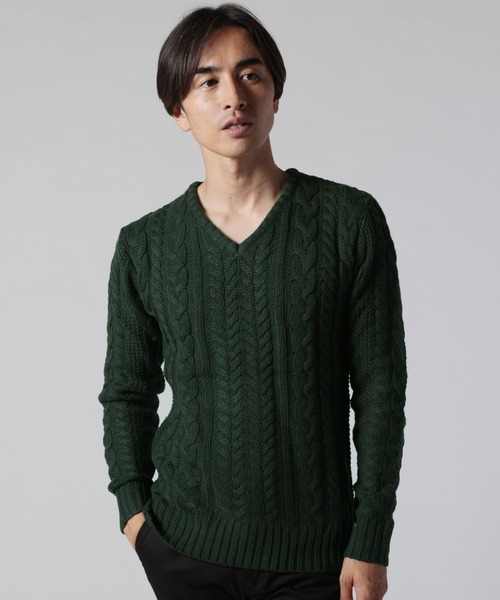 THE CASUAL（カジュアル）の「セミワイドシルエットケーブル編みVネックニット（ニット/セーター・メンズ・ネイビー/チャコール/ブルー系その他/ワイン/キャメル/ブラック/ホワイト系その他/ブラック系その他/オフホワイト/杢グレー/グレー系その他/ベージュ/カーキ/ブルー/ブルー系その他2/レッド系その他/モカ/グレー系その他2/グリーン/ホワイト/インディゴブルー/ブルーグレー/ベージュ系・S/M/L/XL）」の16枚目の写真