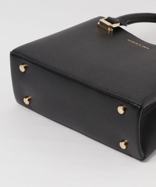 CHARLES & KEITH（チャールズ & キース）の「ストラクチャードトップハンドルバッグ / STRUCTURED TOP