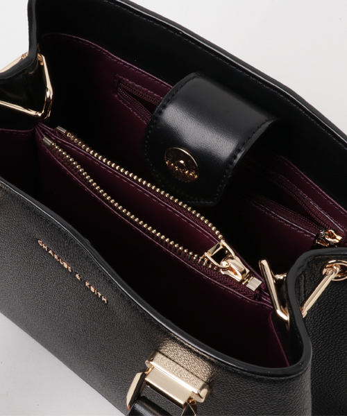 CHARLES & KEITH（チャールズ & キース）の「ストラクチャードトップハンドルバッグ / STRUCTURED TOP