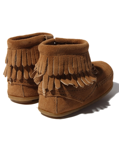 Minnetonka（ミネトンカ）の「MINNETONKA:ダブルフリンジ サイドジップ（baby)（ブーツ・キッズ・ベージュ/ブラウン・12/13）」の5枚目の写真