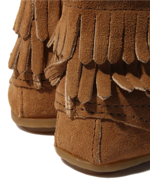 Minnetonka（ミネトンカ）の「MINNETONKA:ダブルフリンジ サイドジップ（baby)（ブーツ・キッズ・ベージュ/ブラウン・12/13）」の9枚目の写真