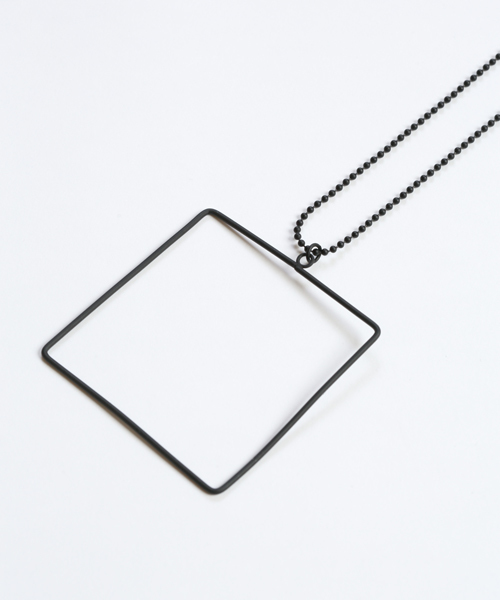 i（アイ）の「○△□ボールチェーンネックレス（ネックレス・レディース・ホワイト/ブラック/グレー・ﾌﾘ-）」の5枚目の写真