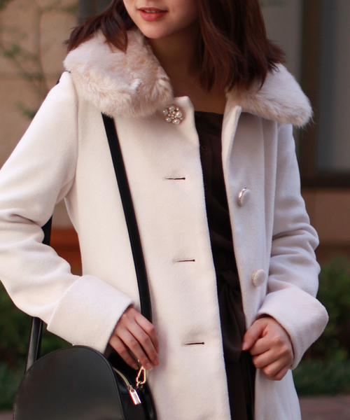 ASTORIA ODIER（アストリアオディール）の「ファー使い ステンカラー