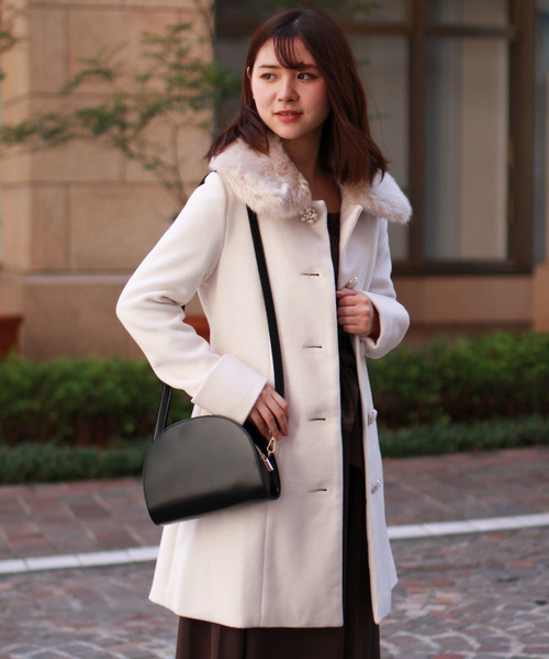 ASTORIA ODIER（アストリアオディール）の「ファー使い ステンカラー