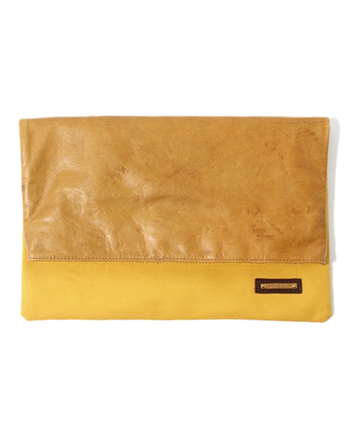 SHIPS JET BLUE（シップスジェットブルー）の「JB: キャンバス/レザー　コンビクラッチバッグSLD（クラッチバッグ・メンズ・ブラック/カーキ/ブラウン/ネイビー・ONE SIZE）」の4枚目の写真