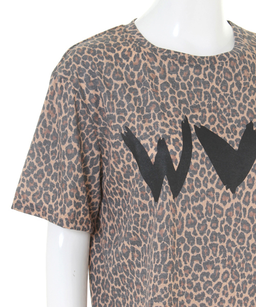 WC（ダブル シー）の「wc/ヒョウ柄BIGロゴTシャツ（Tシャツ/カットソー・レディース・その他1・FREE）」の4枚目の写真