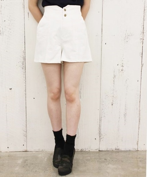 Chico（チコ）の「ハイウエストイージーショーツ（その他パンツ・レディース・ホワイト/ネイビー・FREE）」の2枚目の写真