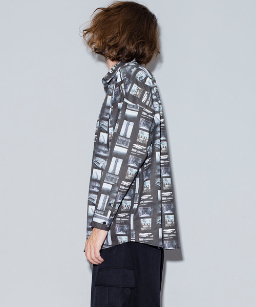 NO ID.（ノーアイディ）の「フォトグラフィックプリントSH（シャツ/ブラウス・メンズ・ホワイト/ブラック/グレー・ONE SIZE）」の9枚目の写真