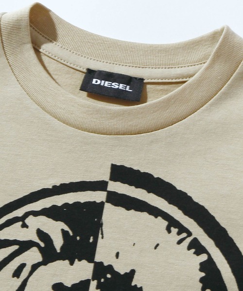 DIESEL KIDS（ディーゼルキッズ）の「DIESEL（ディーゼル）Kids & Junior ブランドロゴコットン半袖Tシャツカットソー（Tシャツ/カットソー・キッズ・ホワイト/ベージュ/レッド/イエロー/グリーン・4Y/6Y/8Y/10Y/12Y/14Y/16Y）」の11枚目の写真