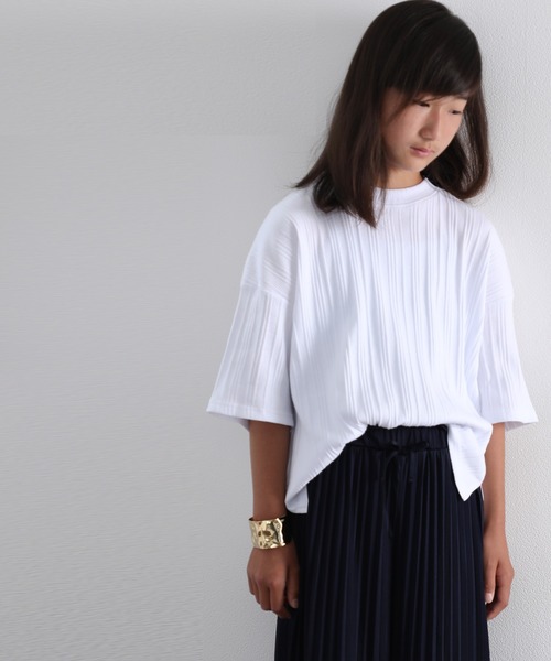 classicalelf(クラシカルエルフ)の「キッズ ランダムリブ ミドル丈無地クルーネックビッグTシャツ(半袖)(Tシャツ/カットソー・キッズ・ベージュ/ブラック/ホワイト・150/140/130)」の5枚目の写真