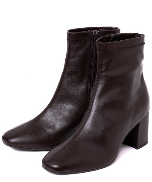 REZOY（リゾイ）の「【REZOY】スクエアショートブーツ（ブーツ・レディース・ブラック/ダークブラウン/アイボリー/ブラック系その他/ベージュ・S/M/L）」の5枚目の写真