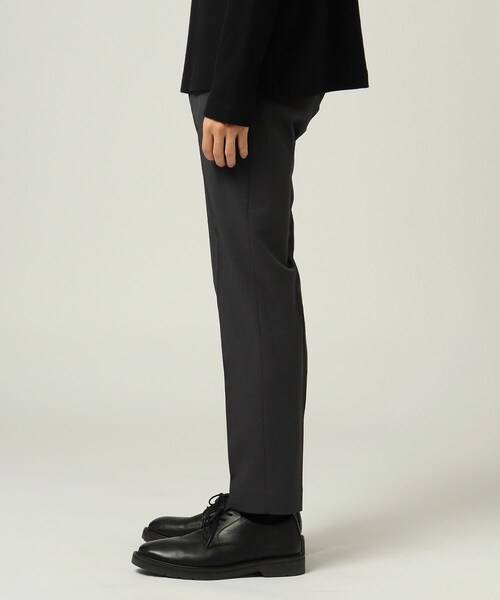 tk.TAKEO KIKUCHI（ティーケータケオキクチ）の「EVALET(R)テーパードパンツ（スーツパンツ・メンズ・チャコールグレー/ライトベージュ/ダークネイビー・03/04/02/01）」の9枚目の写真