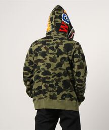 A BATHING APE（アベイシングエイプ）の「1ST CAMO SHARK FULL ZIP