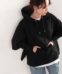 実は、袖はフェイクなんです!楽ちん&カジュアルスウェットパーカー