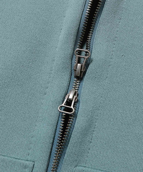 ADAM ET ROPE'（アダムエロペ）の「ガスコットン ルーズシルエット フードZIPパーカー（パーカー・メンズ・ネイビー/ターコイズブルー/テラコッタ・M/L）」の11枚目の写真