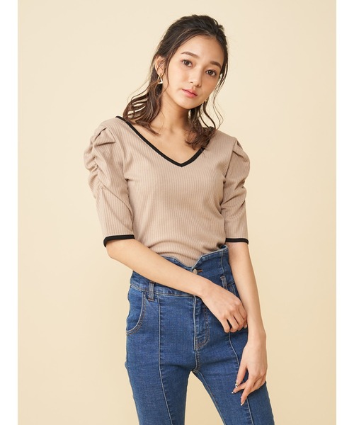 ROYAL PARTY(ロイヤルパーティー)の「パワショルラインカラートップス(Tシャツ/カットソー・レディース・オフホワイト/ベージュ/ブラック・FREE)」の1枚目の写真