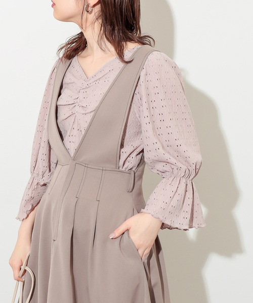 natural couture(ナチュラルクチュール)の「カットレース胸くしゅデザイントップス(Tシャツ/カットソー・レディース・オフホワイト/ベージュ/ラベンダー/ブラック・FREE)」の4枚目の写真