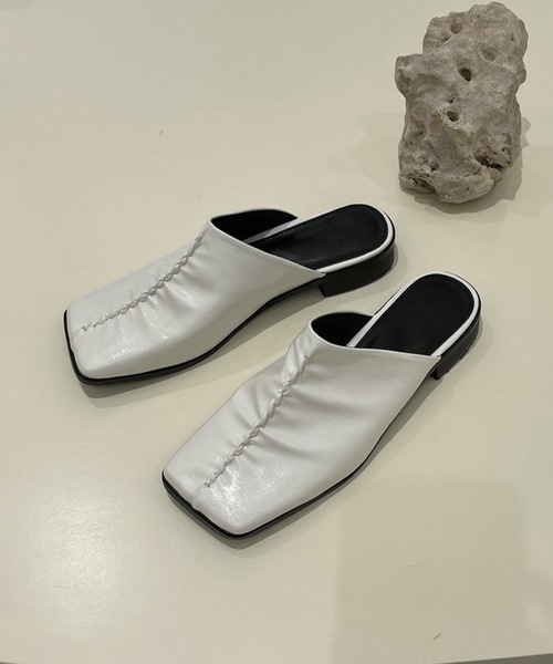 me+em select（ミームセレクト）の「スクエアトゥソフトギャザーミュールサンダル（サンダル・レディース・ホワイト/グリーン/ブラック・24/23/23.5/24.5）」の7枚目の写真