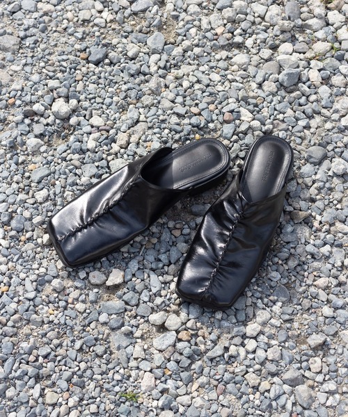 me+em select（ミームセレクト）の「スクエアトゥソフトギャザーミュールサンダル（サンダル・レディース・ホワイト/グリーン/ブラック・24/23/23.5/24.5）」の18枚目の写真