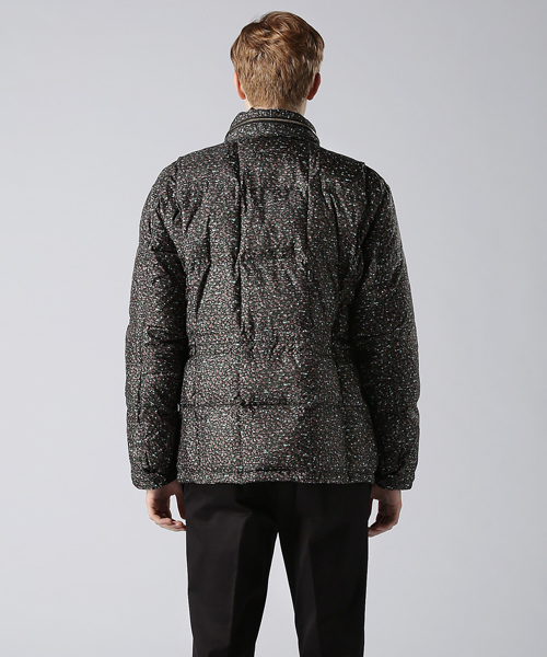 Paul Smith（ポールスミス）の「STIPPLED COLOR PRINT M-65 DOWN