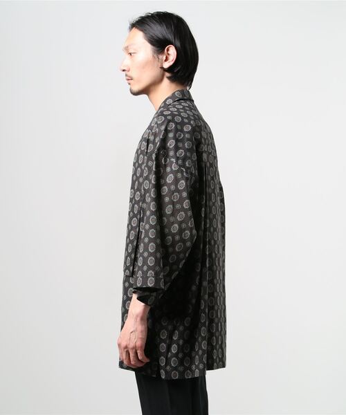 MAISON SPECIAL（メゾンスペシャル）の「《ユニセックスアイテム》小紋柄エクストラプライムオーバーショートスリーブオープンカラーシャツ 【MAISON SPECIAL/メゾンスペシャル】（シャツ/ブラウス・メンズ・オフホワイト/ベージュ/ブラック/ブルー・0/1/2）」の5枚目の写真