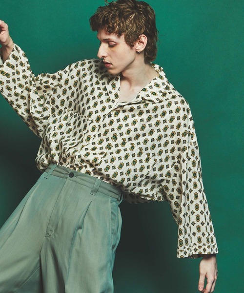 MAISON SPECIAL（メゾンスペシャル）の「《ユニセックスアイテム》小紋柄エクストラプライムオーバーショートスリーブオープンカラーシャツ 【MAISON SPECIAL/メゾンスペシャル】（シャツ/ブラウス・メンズ・オフホワイト/ベージュ/ブラック/ブルー・0/1/2）」の2枚目の写真