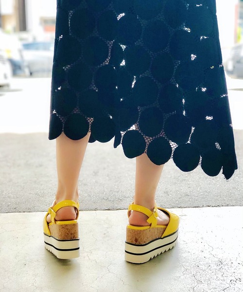 Sugar Sugar（シュガーシュガー）の「【SUGAR SUGAR シュガーシュガー】シャークエナメルストラップサンダル（サンダル・レディース・ホワイト系その他/イエロー系その他/ブラック系その他/グリーン系その他・L/S/M/LL）」の15枚目の写真