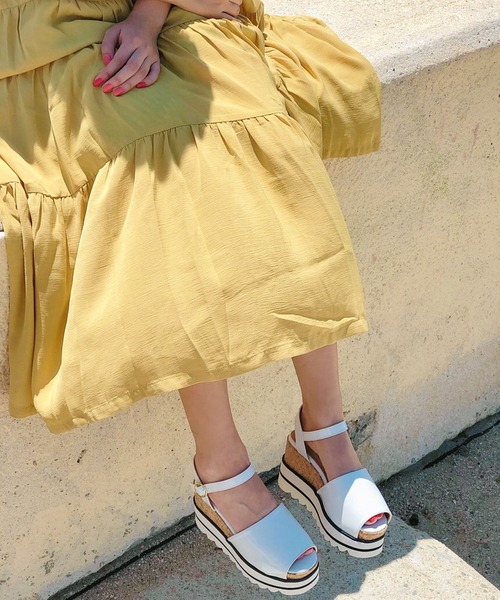 Sugar Sugar（シュガーシュガー）の「【SUGAR SUGAR シュガーシュガー】シャークエナメルストラップサンダル（サンダル・レディース・ホワイト系その他/イエロー系その他/ブラック系その他/グリーン系その他・L/S/M/LL）」の18枚目の写真