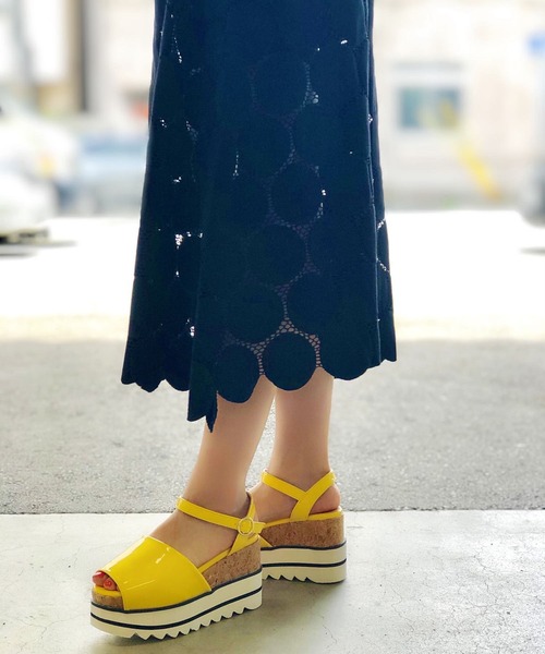 Sugar Sugar（シュガーシュガー）の「【SUGAR SUGAR シュガーシュガー】シャークエナメルストラップサンダル（サンダル・レディース・ホワイト系その他/イエロー系その他/ブラック系その他/グリーン系その他・L/S/M/LL）」の19枚目の写真