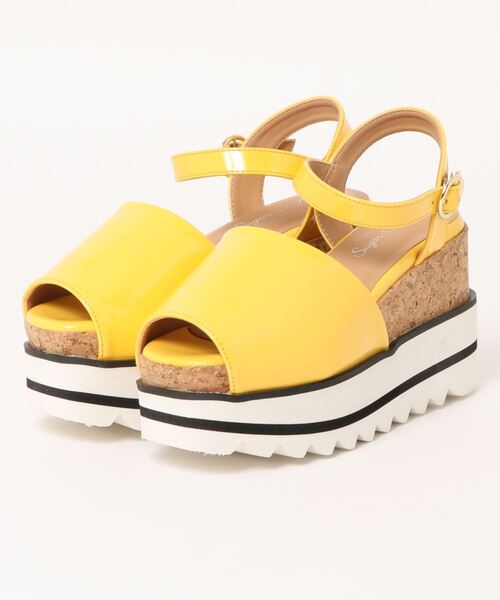 Sugar Sugar（シュガーシュガー）の「【SUGAR SUGAR シュガーシュガー】シャークエナメルストラップサンダル（サンダル・レディース・ホワイト系その他/イエロー系その他/ブラック系その他/グリーン系その他・L/S/M/LL）」の10枚目の写真