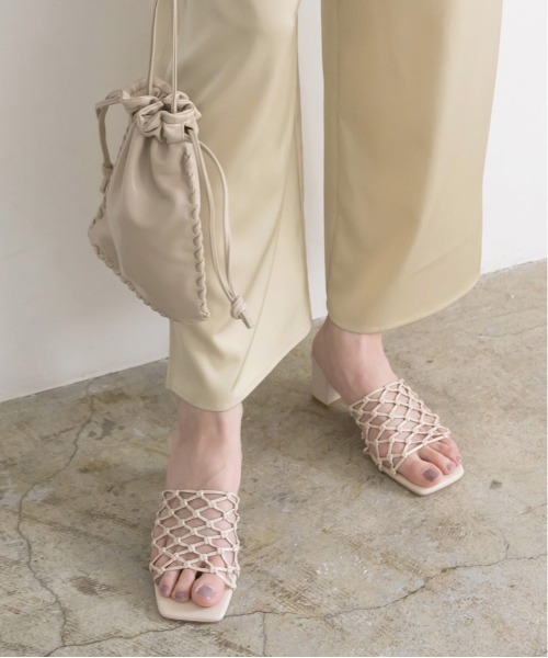 RANDA(ランダ)の「ソフト メッシュ編みミュールサンダル(サンダル・レディース・ブラウン/イエロー/アイボリー・LL/S/M/L)」の4枚目の写真