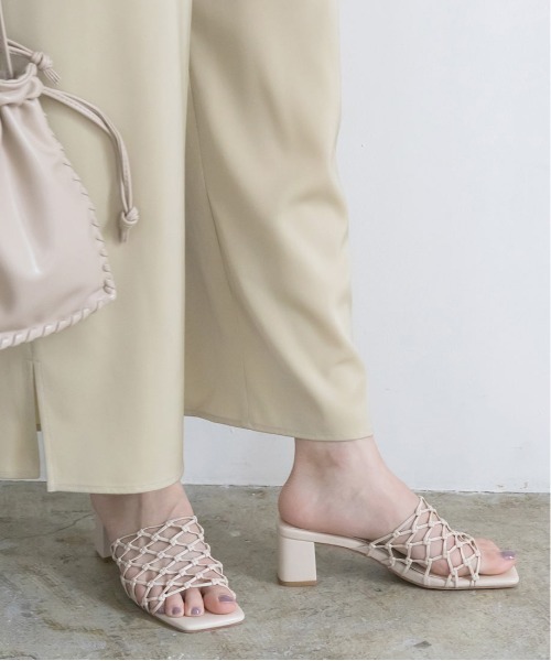 RANDA(ランダ)の「ソフト メッシュ編みミュールサンダル(サンダル・レディース・ブラウン/イエロー/アイボリー・LL/S/M/L)」の5枚目の写真