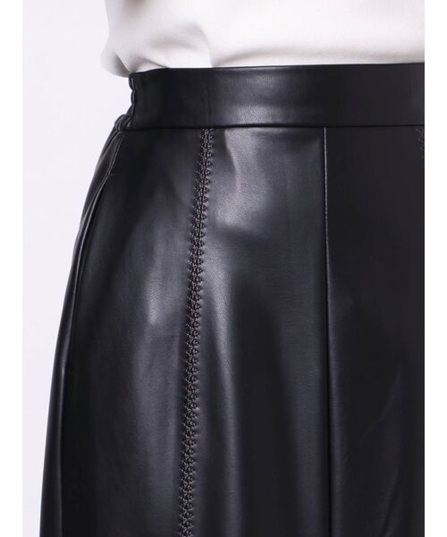 LAGUNAMOON（ラグナムーン）の「配色ステッチフェイクレザーロングスカート（スカート・レディース・アイボリー/カーキ/ブラック・SMALL/MEDIUM）」の15枚目の写真