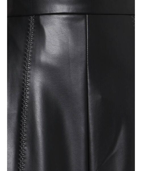 LAGUNAMOON（ラグナムーン）の「配色ステッチフェイクレザーロングスカート（スカート・レディース・アイボリー/カーキ/ブラック・SMALL/MEDIUM）」の6枚目の写真