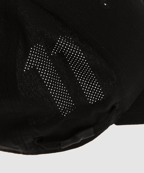 11 by Boris Bidjan Saberi ( ボリスビジャンサベリ)の「ST 9FORTY 11xNE(キャップ・メンズ・ブラック・U)」の2枚目の写真