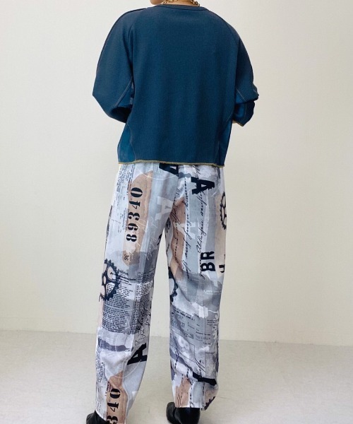 TEVALT（ヴァレット）の「リブ切替ラグランボリュームトップス（Tシャツ/カットソー・レディース・ブラック/グリーン/アイボリー/レッド系・38）」の11枚目の写真