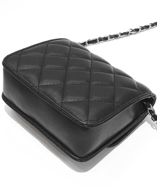 flower（フラワー）の「レザーキルティングバッグ（ショルダーバッグ・レディース・ホワイト/ブラック・FREE）」の21枚目の写真