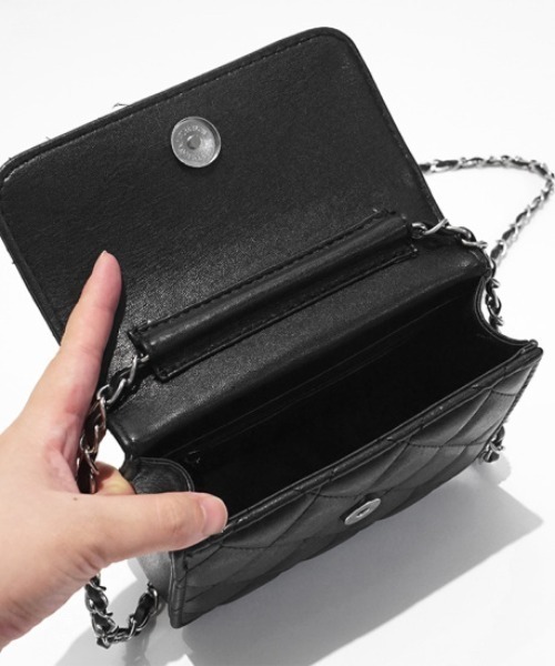 flower（フラワー）の「レザーキルティングバッグ（ショルダーバッグ・レディース・ホワイト/ブラック・FREE）」の19枚目の写真